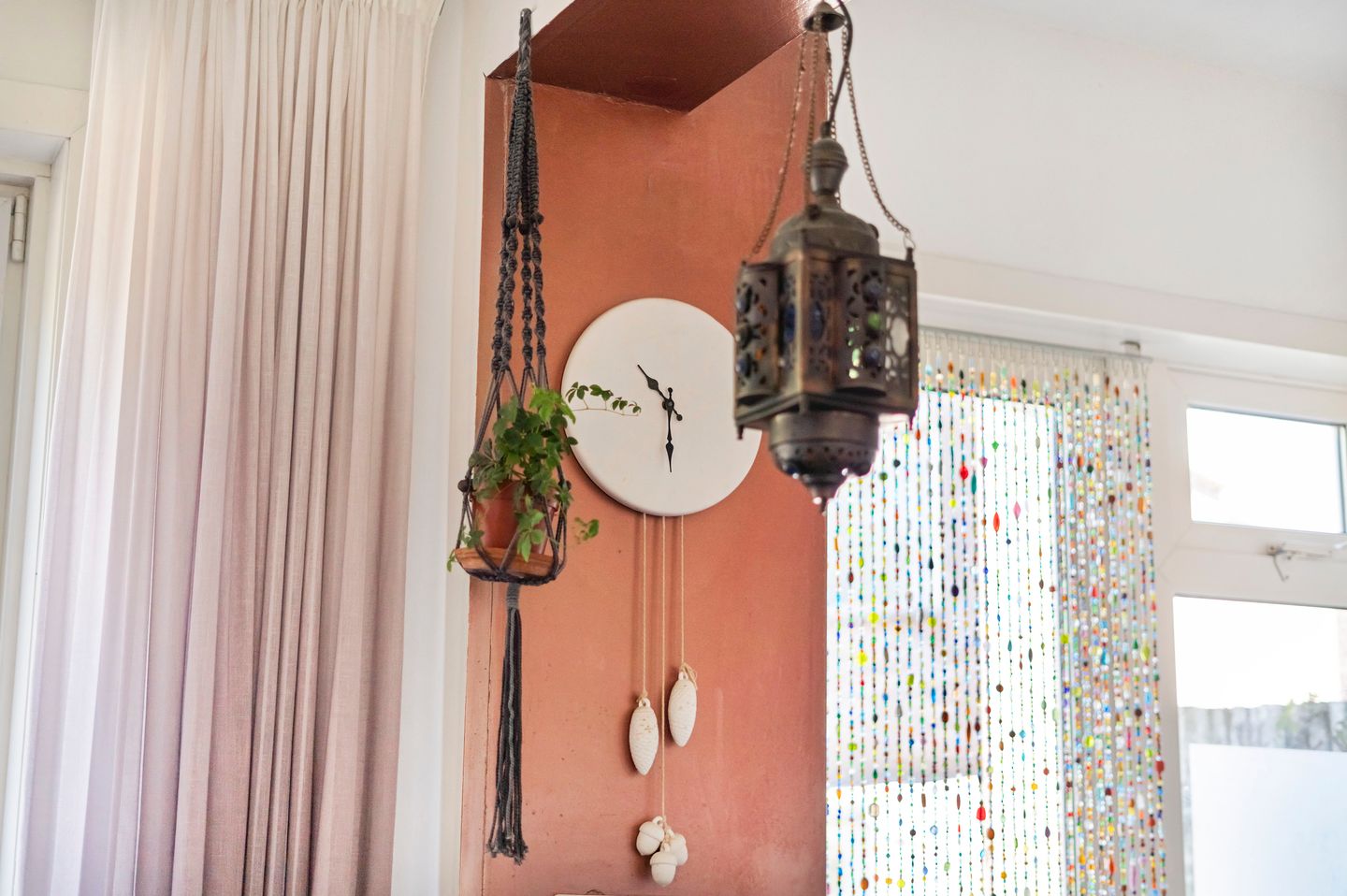 Spacious renovated upper house with 172m² living space and stunning natural surroundings — 20