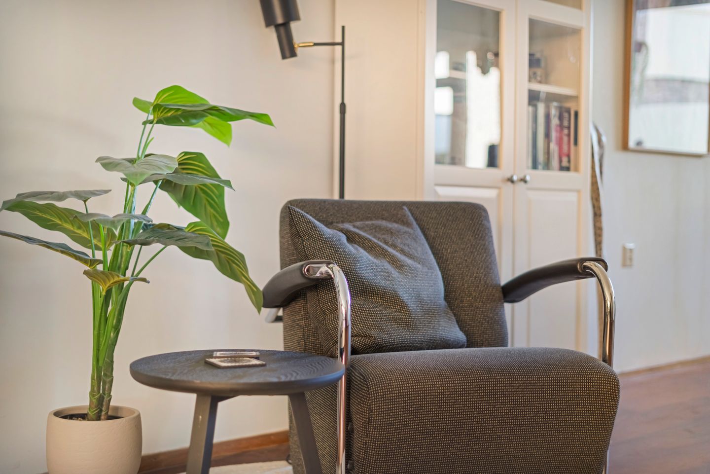 Spacious renovated upper house with 172m² living space and stunning natural surroundings — 19