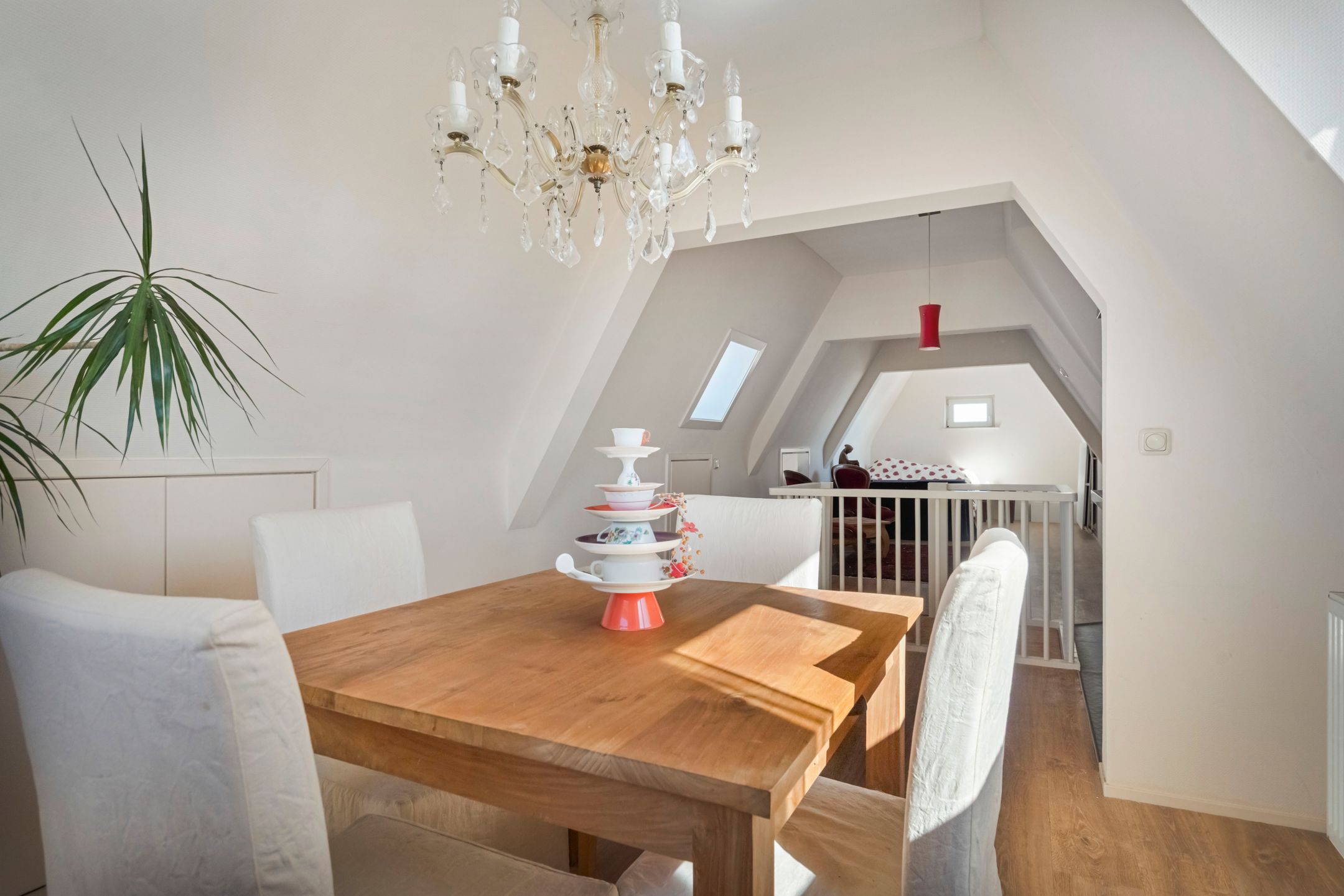 Spacious renovated upper house with 172m² living space and stunning natural surroundings — 48
