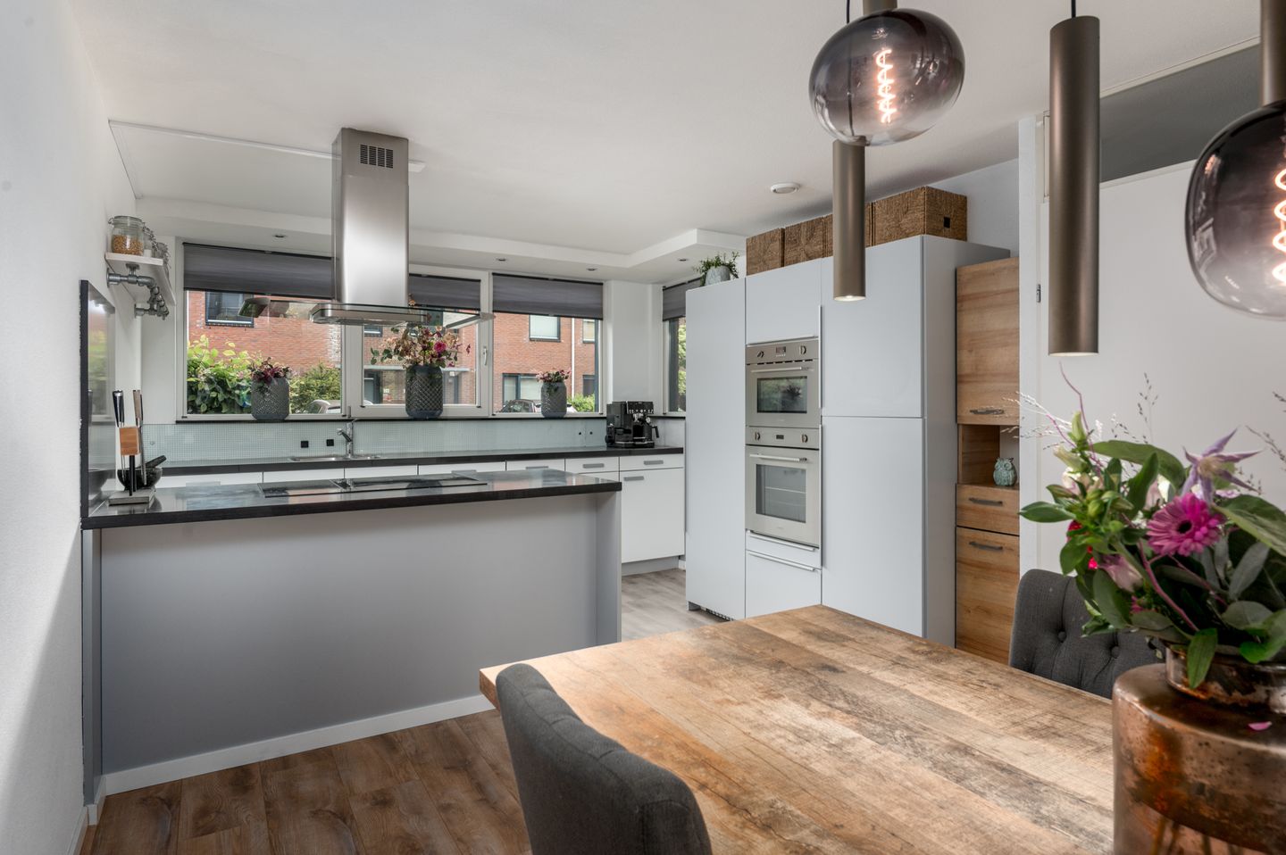 Spacious Family Home with 5 Bedrooms and Sunny Roof Terrace in Popular Almere Neighborhood — 19
