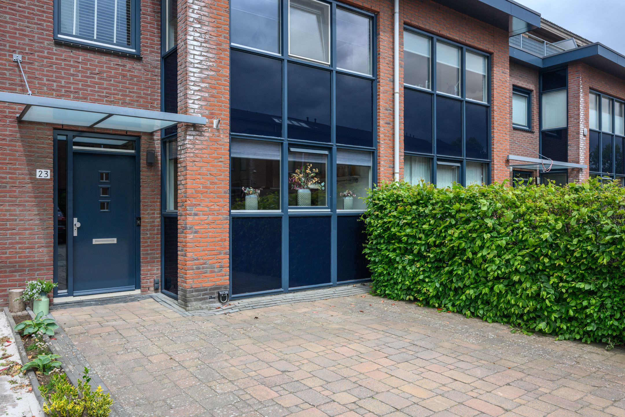 Spacious Family Home with 5 Bedrooms and Sunny Roof Terrace in Popular Almere Neighborhood — 9