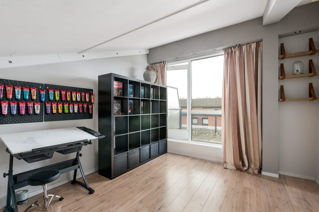 Spacious Family Home with 5 Bedrooms and Sunny Roof Terrace in Popular Almere Neighborhood — 47