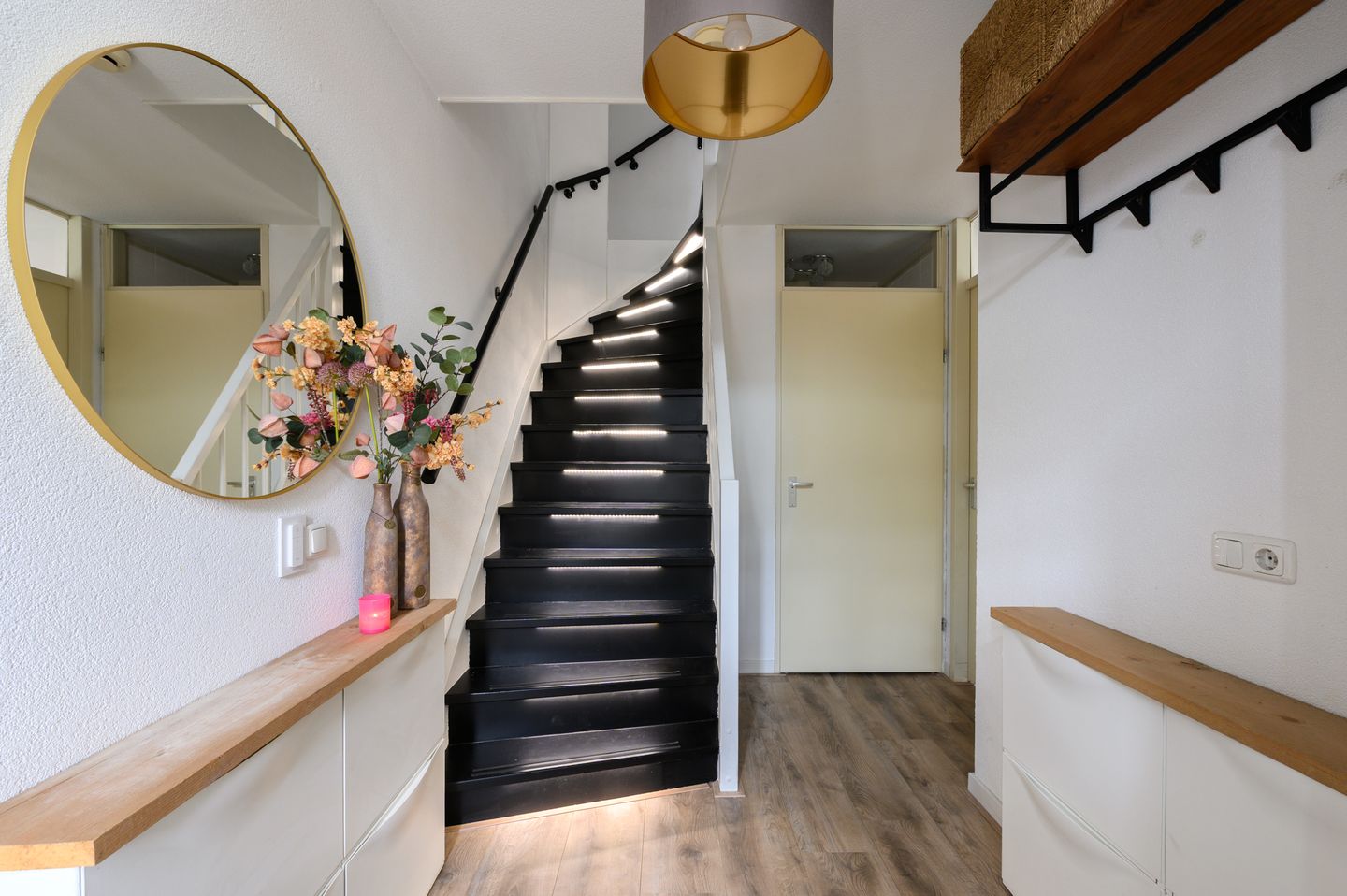 Spacious Family Home with 5 Bedrooms and Sunny Roof Terrace in Popular Almere Neighborhood — 10