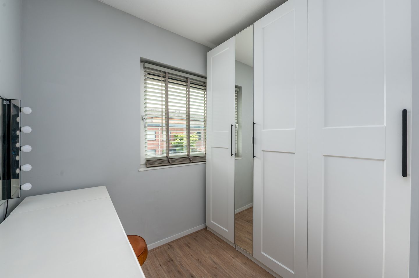 Spacious Family Home with 5 Bedrooms and Sunny Roof Terrace in Popular Almere Neighborhood — 40