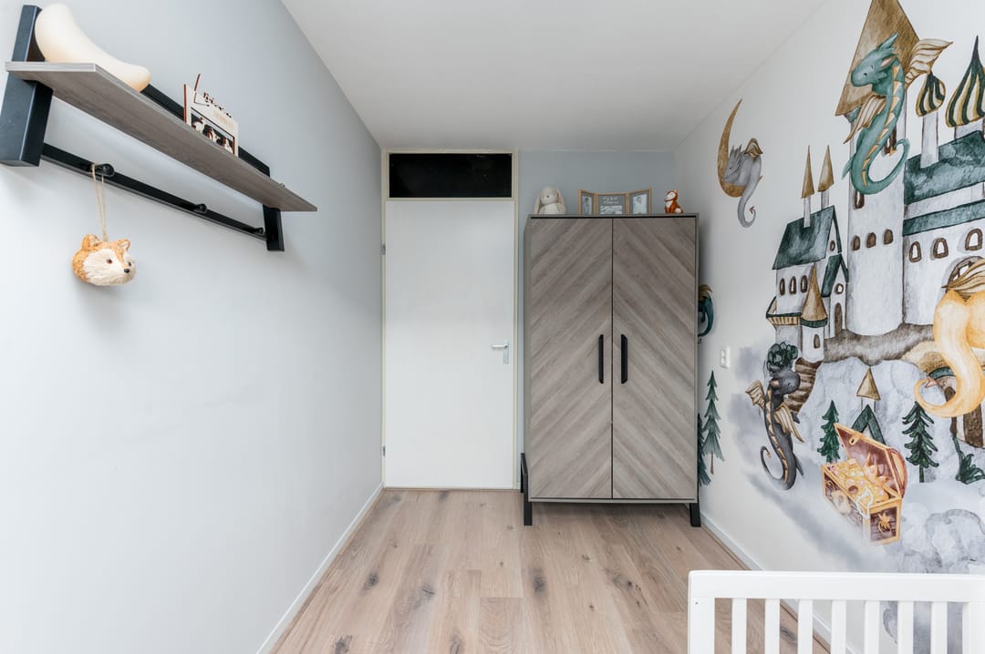 Spacious Family Home with 5 Bedrooms and Sunny Roof Terrace in Popular Almere Neighborhood — 26