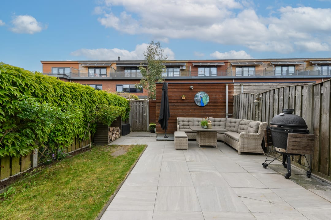 Spacious Family Home with 5 Bedrooms and Sunny Roof Terrace in Popular Almere Neighborhood — 52