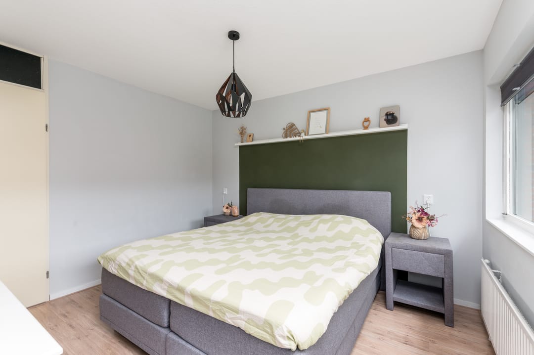 Spacious Family Home with 5 Bedrooms and Sunny Roof Terrace in Popular Almere Neighborhood — 38