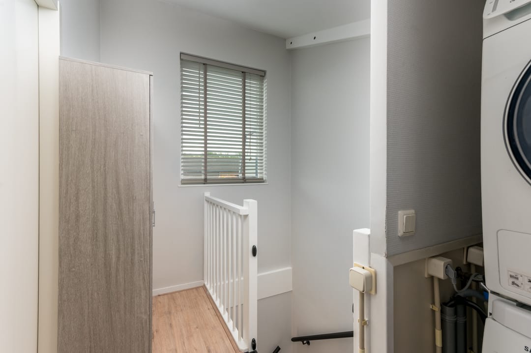 Spacious Family Home with 5 Bedrooms and Sunny Roof Terrace in Popular Almere Neighborhood — 43