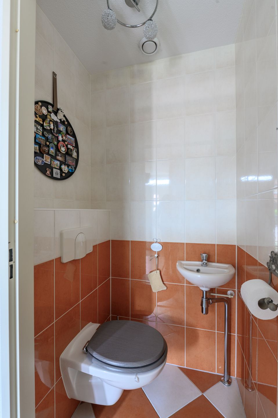 Spacious Family Home with 5 Bedrooms and Sunny Roof Terrace in Popular Almere Neighborhood — 11