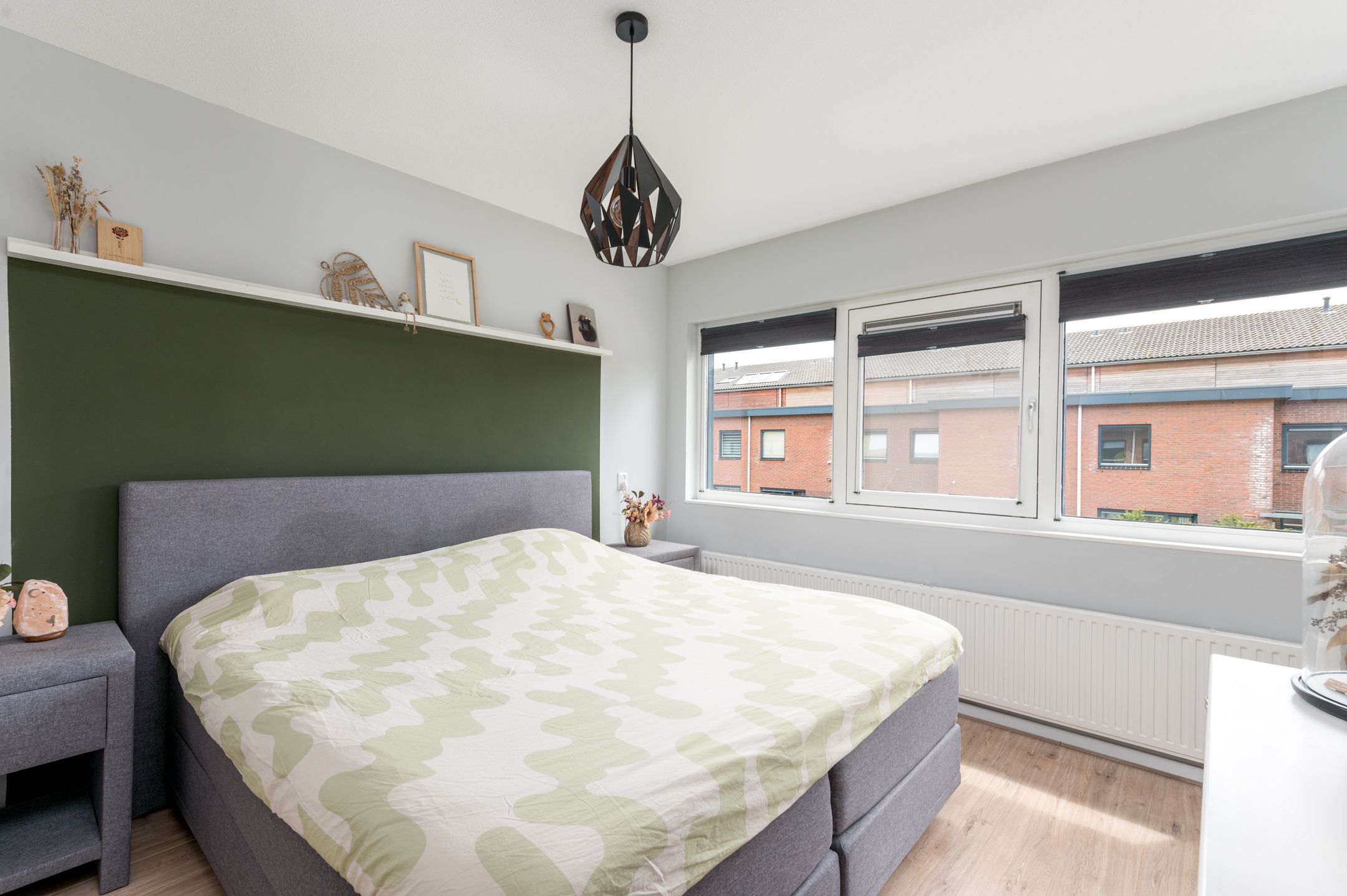 Spacious Family Home with 5 Bedrooms and Sunny Roof Terrace in Popular Almere Neighborhood — 36