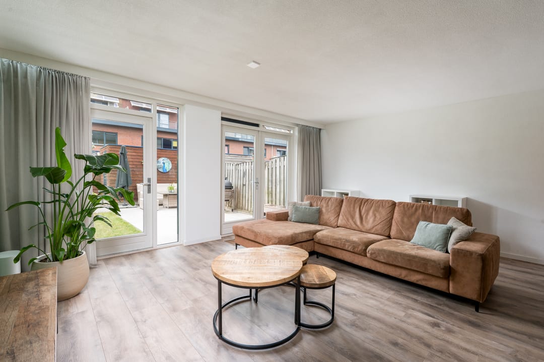 Spacious Family Home with 5 Bedrooms and Sunny Roof Terrace in Popular Almere Neighborhood — 17