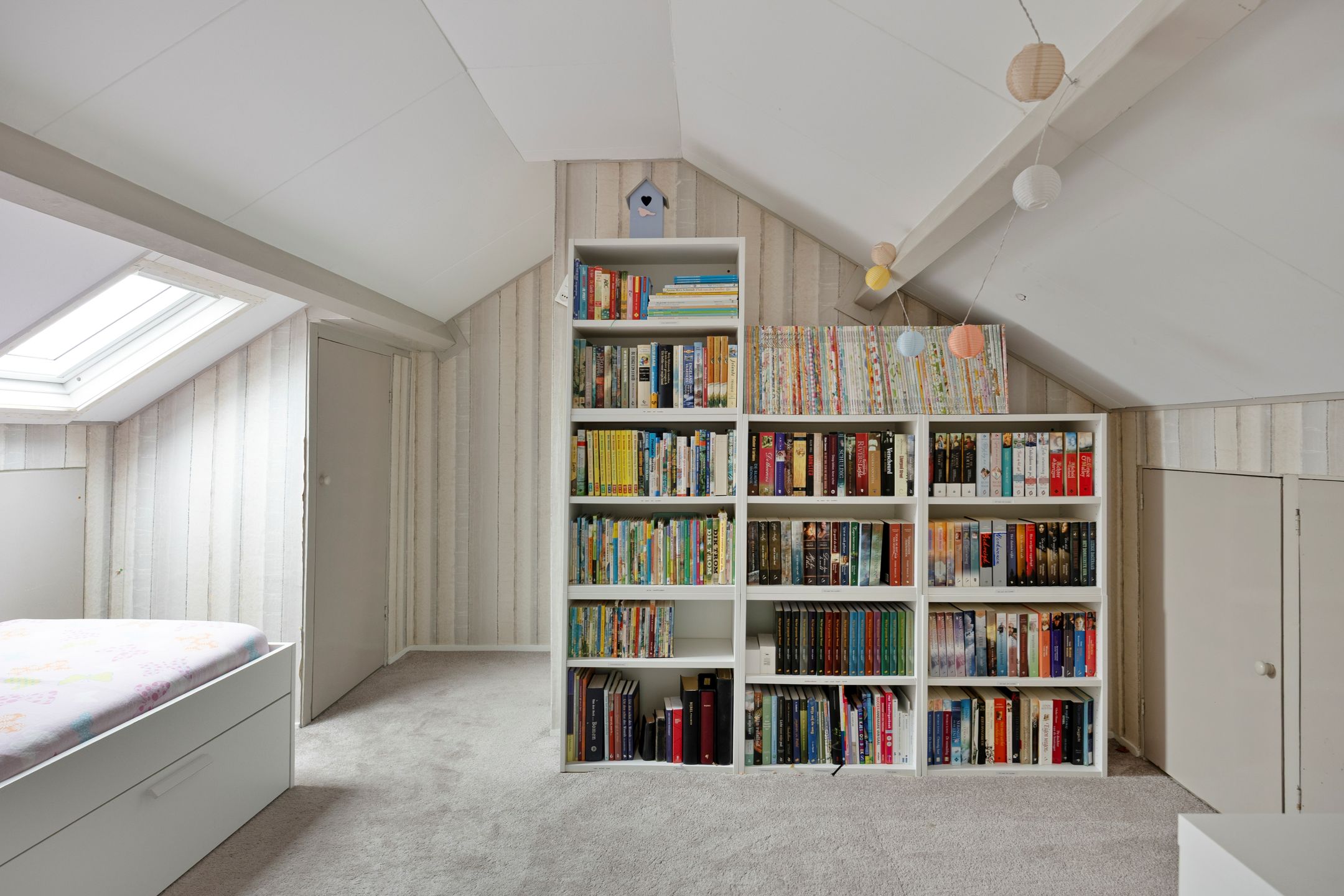 Spacious detached family home with 8 bedrooms and garden room in Opheusden center — 48