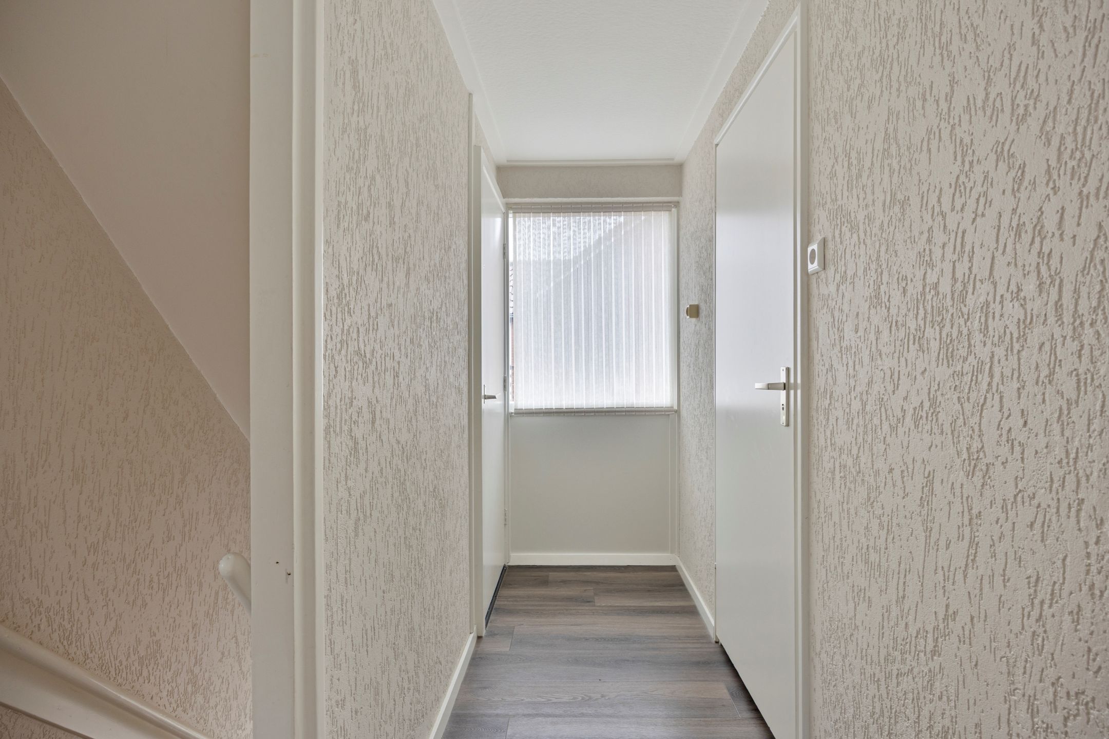 Spacious detached family home with 8 bedrooms and garden room in Opheusden center — 36