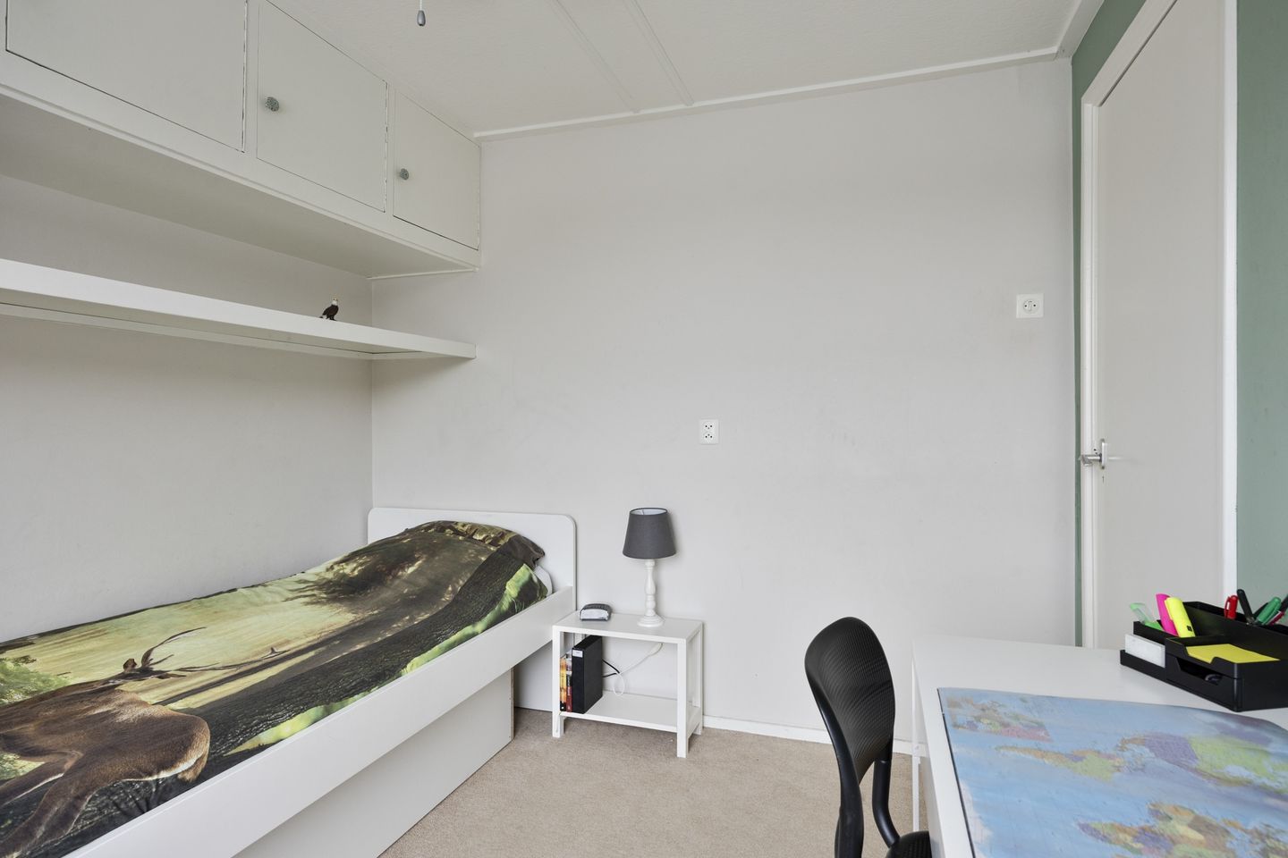 Spacious detached family home with 8 bedrooms and garden room in Opheusden center — 34