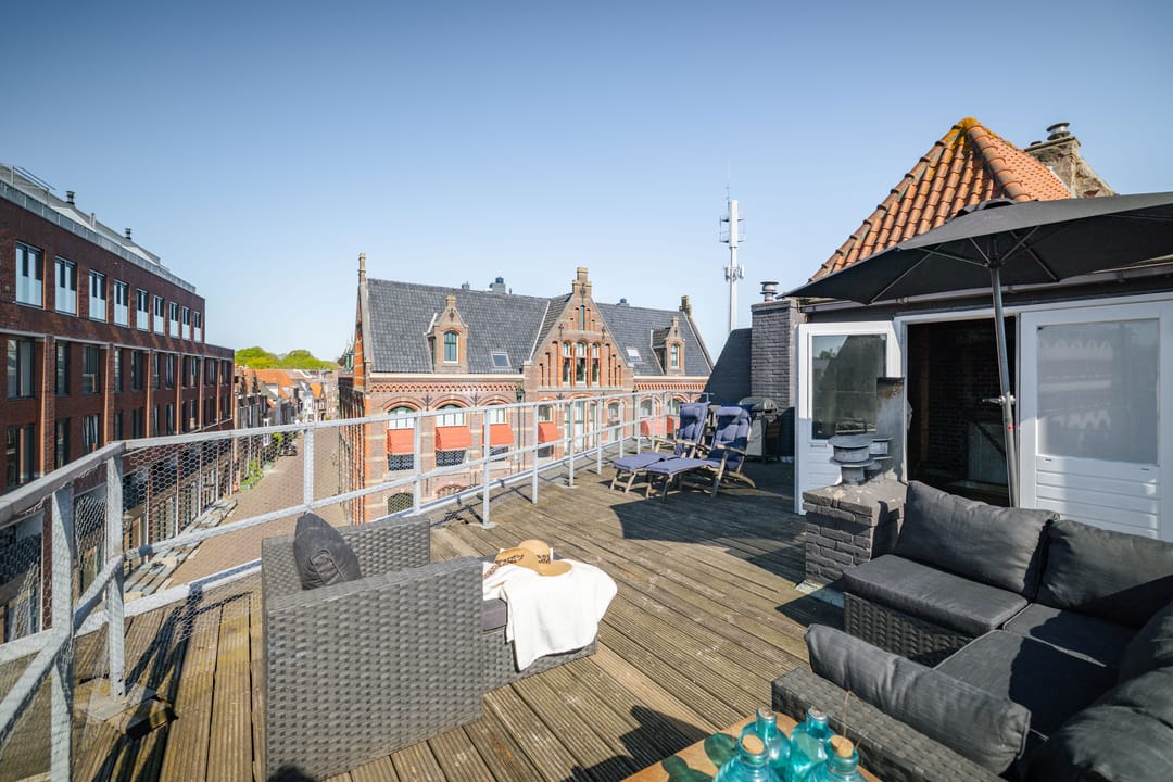 Charming corner apartment with three bedrooms and a spacious sunny roof terrace in the historic centre of Deventer — 17
