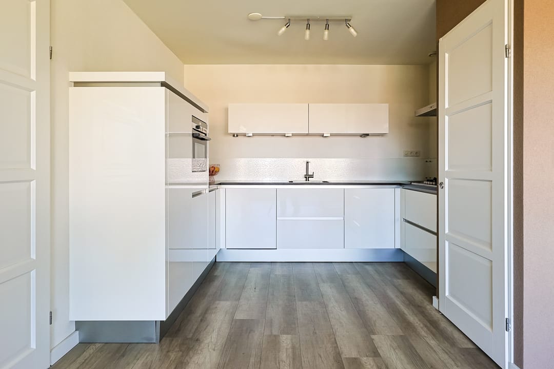 Turn-key apartment in popular Kerk & Zanen district with sunny balcony — 16