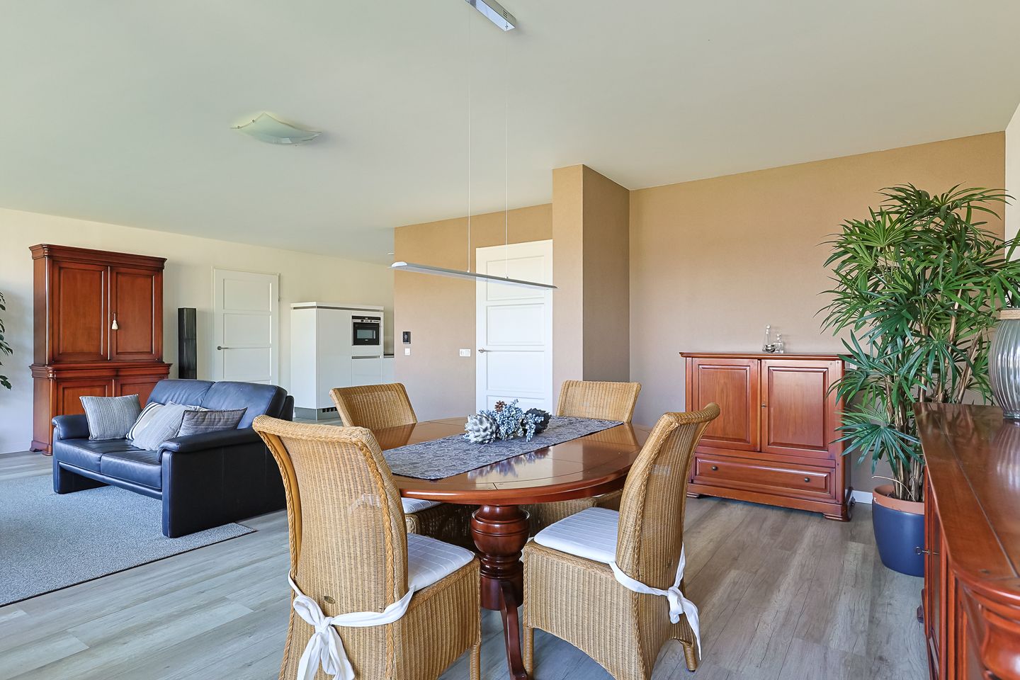 Turn-key apartment in popular Kerk & Zanen district with sunny balcony — 14