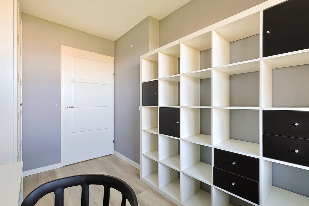 Turn-key apartment in popular Kerk & Zanen district with sunny balcony — 26