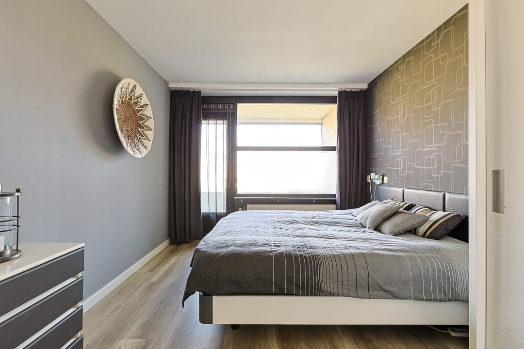 Turn-key apartment in popular Kerk & Zanen district with sunny balcony — 22