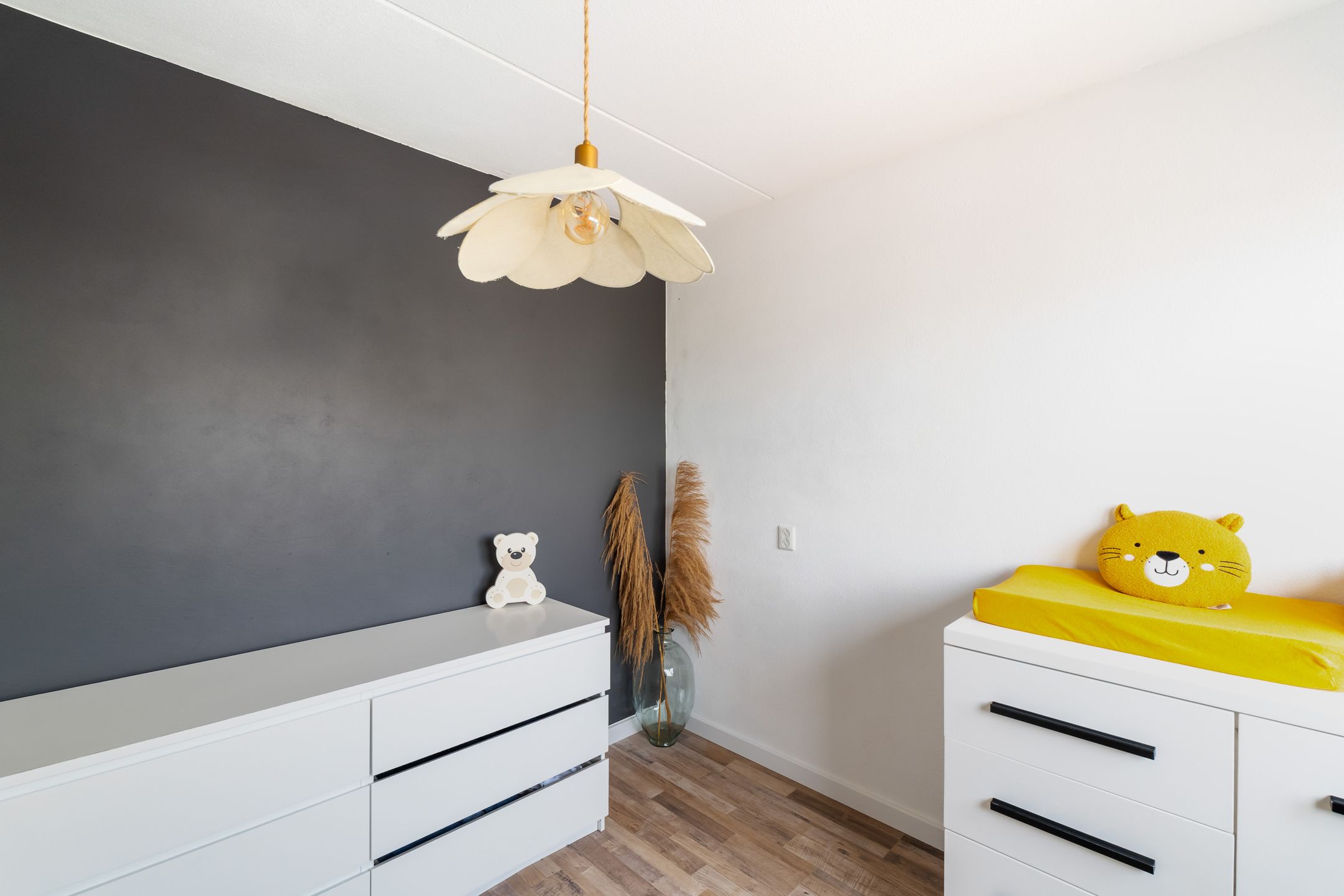 Move-in ready family home with sunny south-facing garden in Alphen aan den Rijn — 42