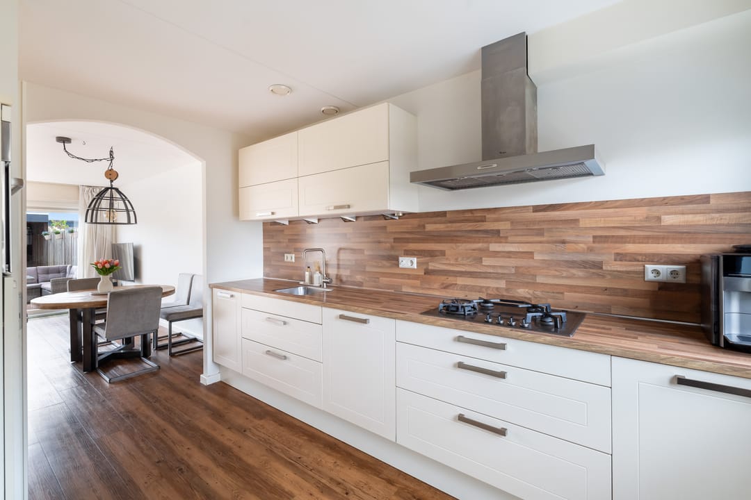 Move-in ready family home with sunny south-facing garden in Alphen aan den Rijn — 26