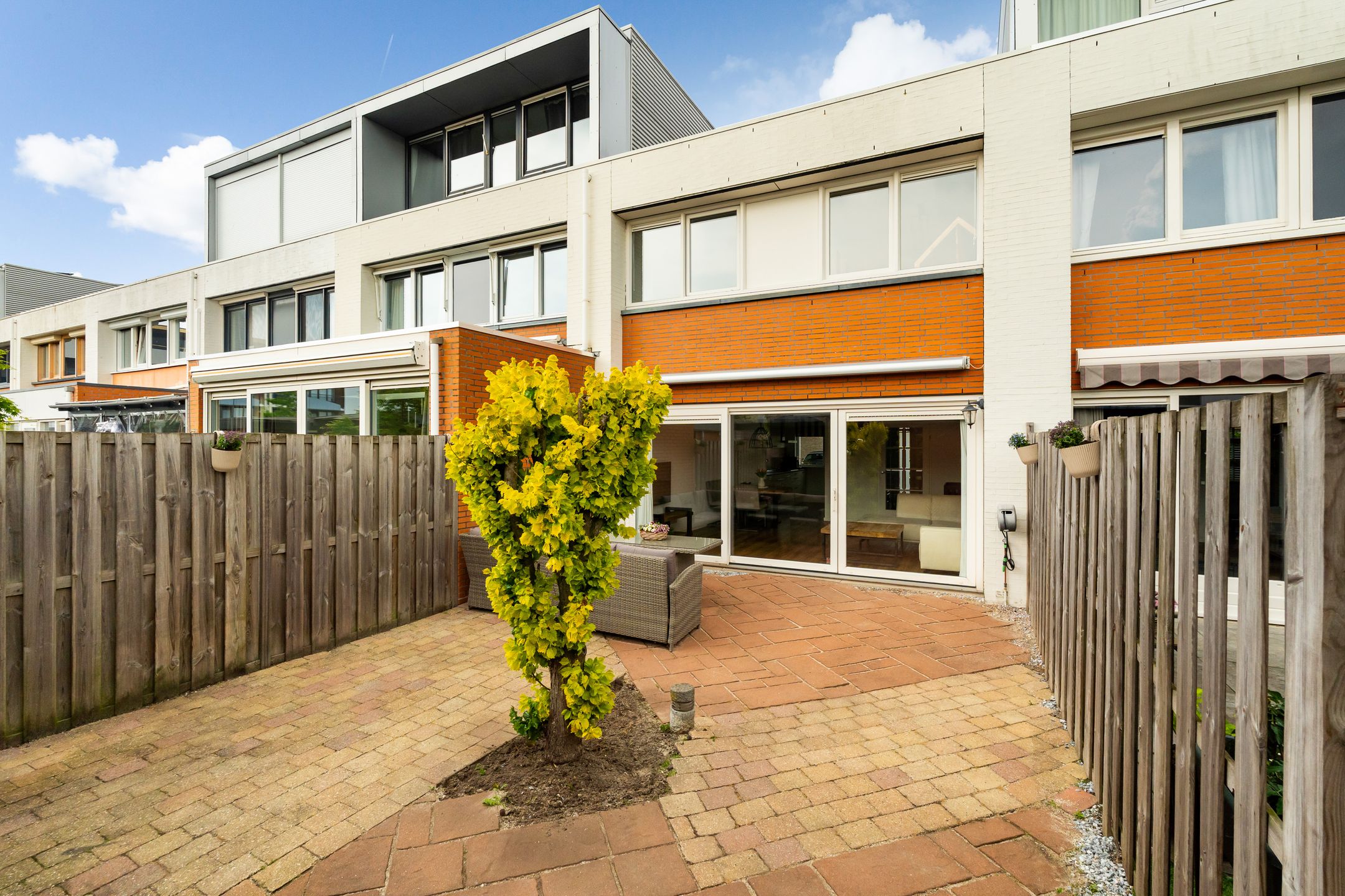Move-in ready family home with sunny south-facing garden in Alphen aan den Rijn — 33