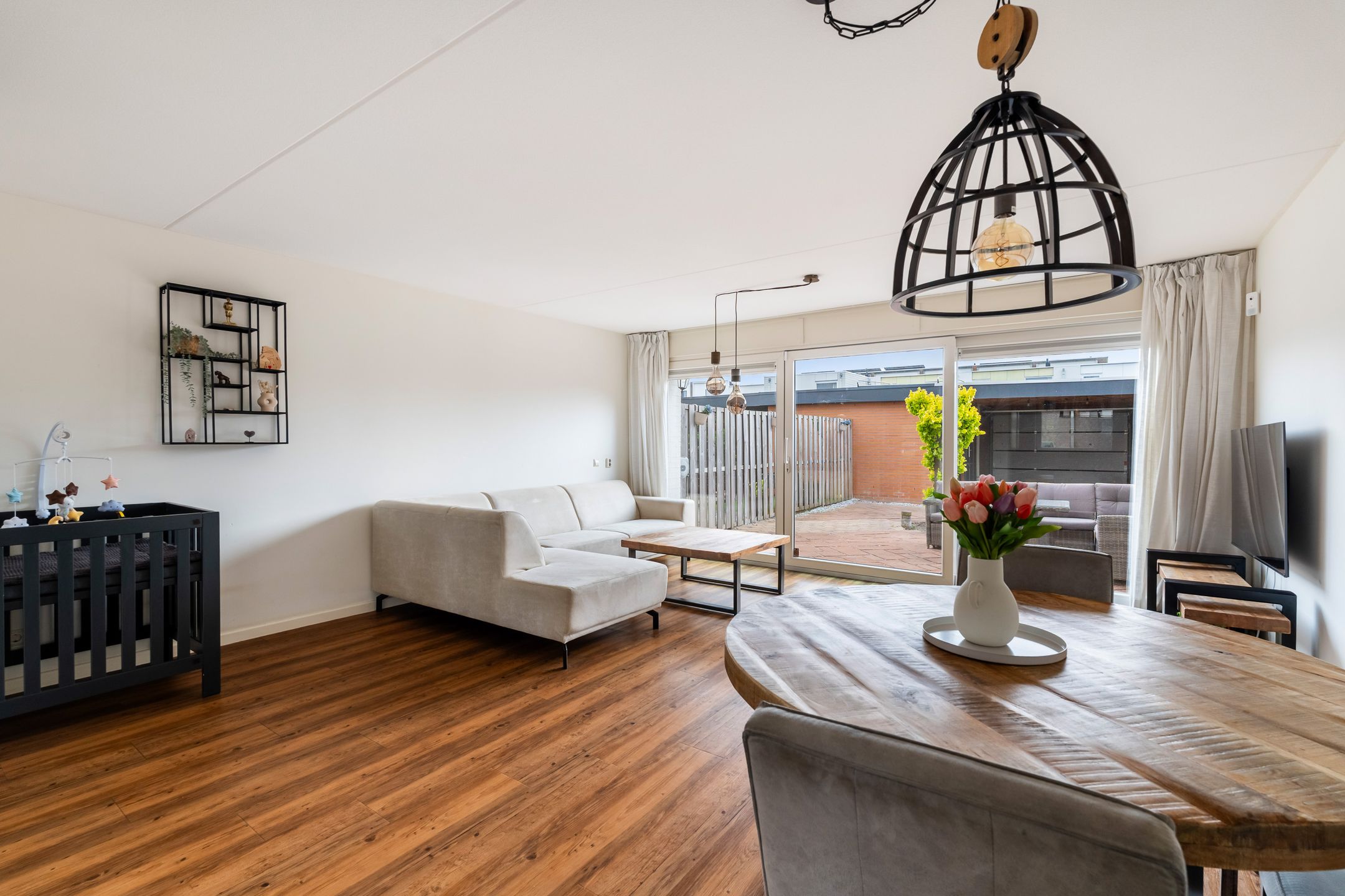 Move-in ready family home with sunny south-facing garden in Alphen aan den Rijn — 15
