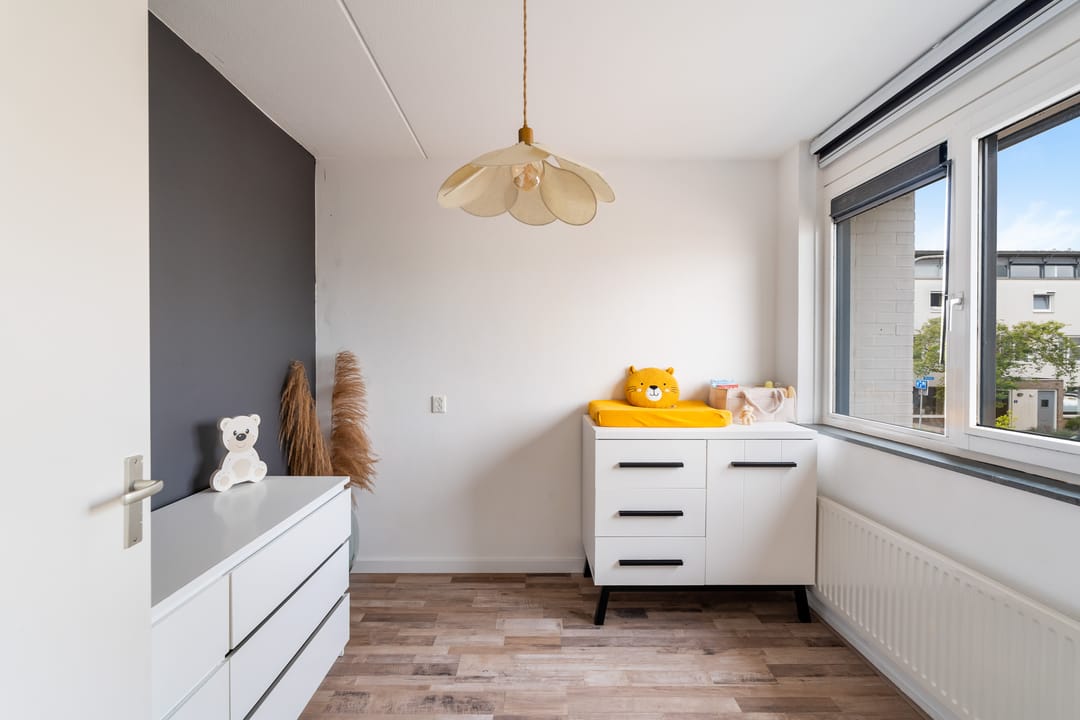 Move-in ready family home with sunny south-facing garden in Alphen aan den Rijn — 41