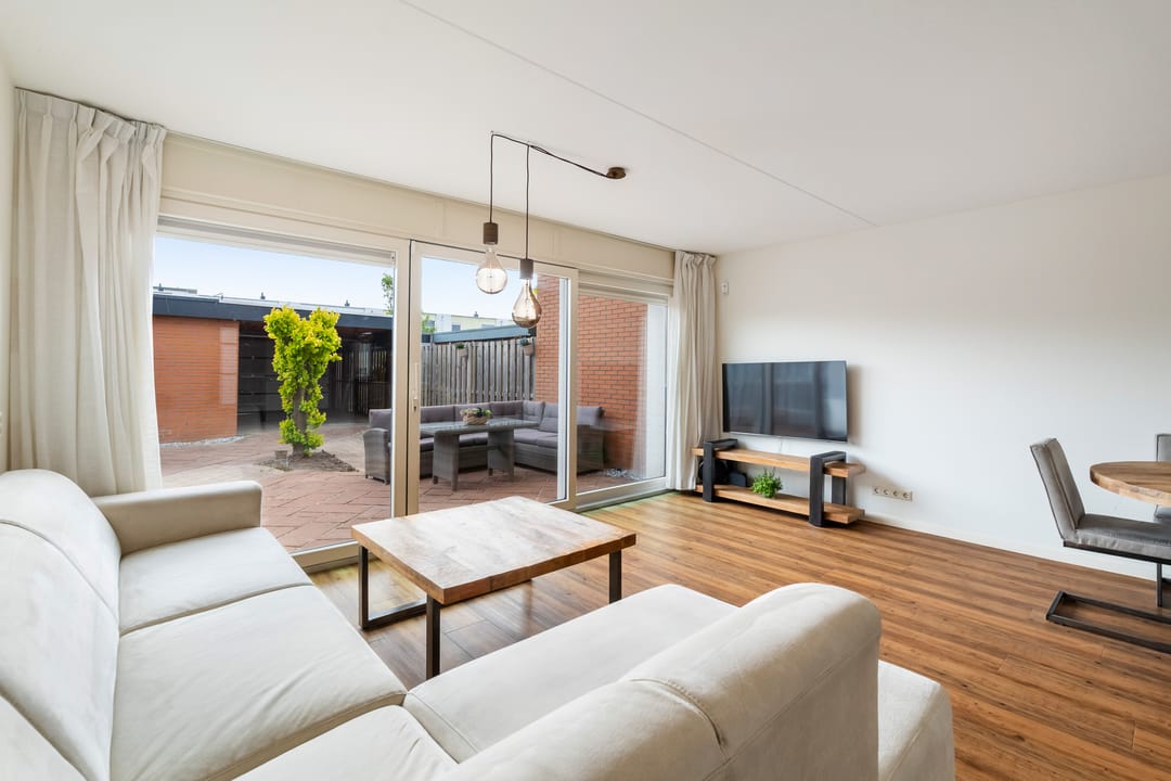 Move-in ready family home with sunny south-facing garden in Alphen aan den Rijn — 16