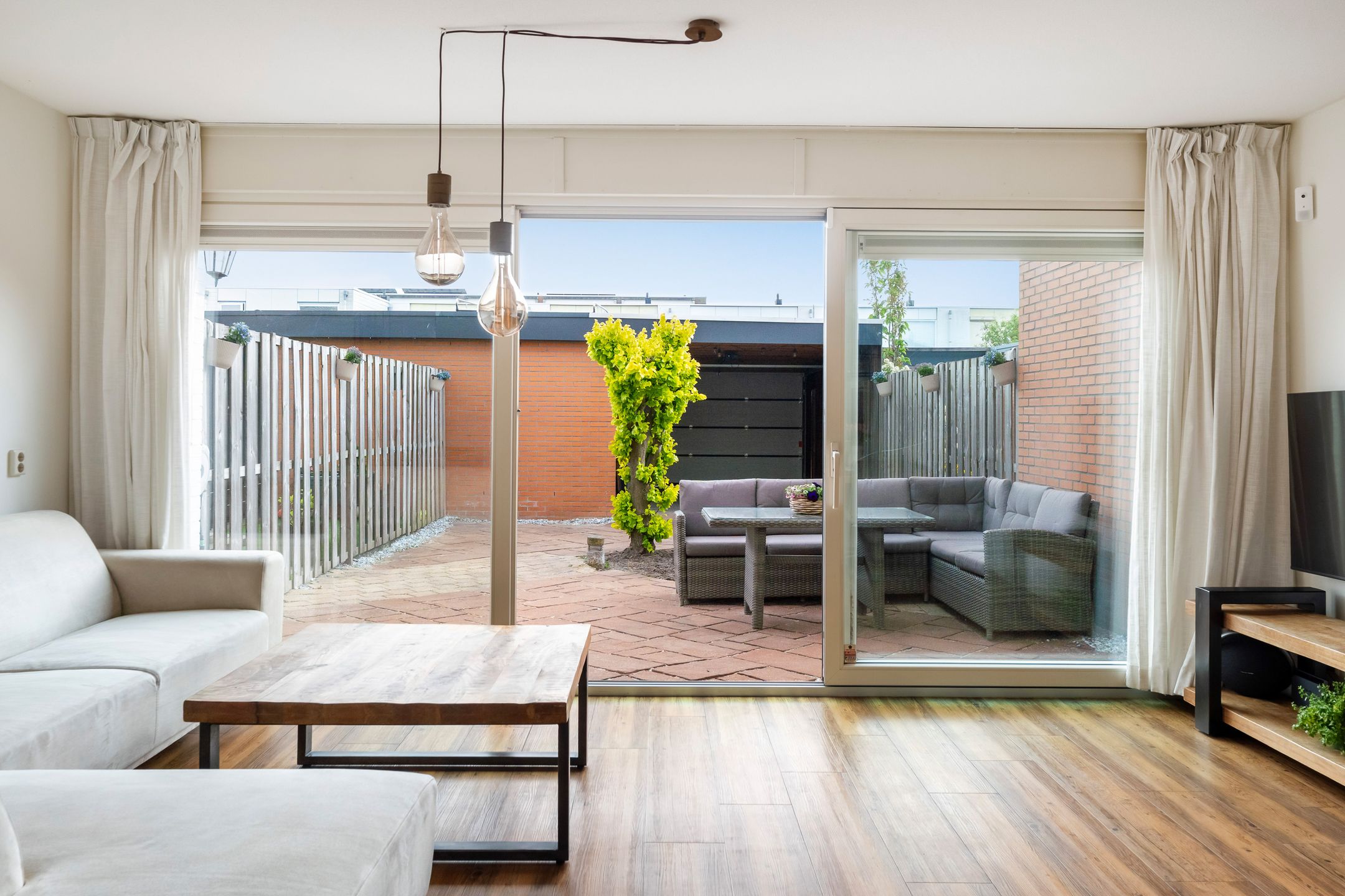Move-in ready family home with sunny south-facing garden in Alphen aan den Rijn — 30