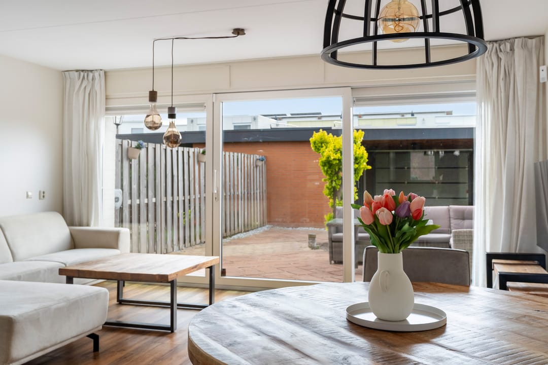 Move-in ready family home with sunny south-facing garden in Alphen aan den Rijn — 23