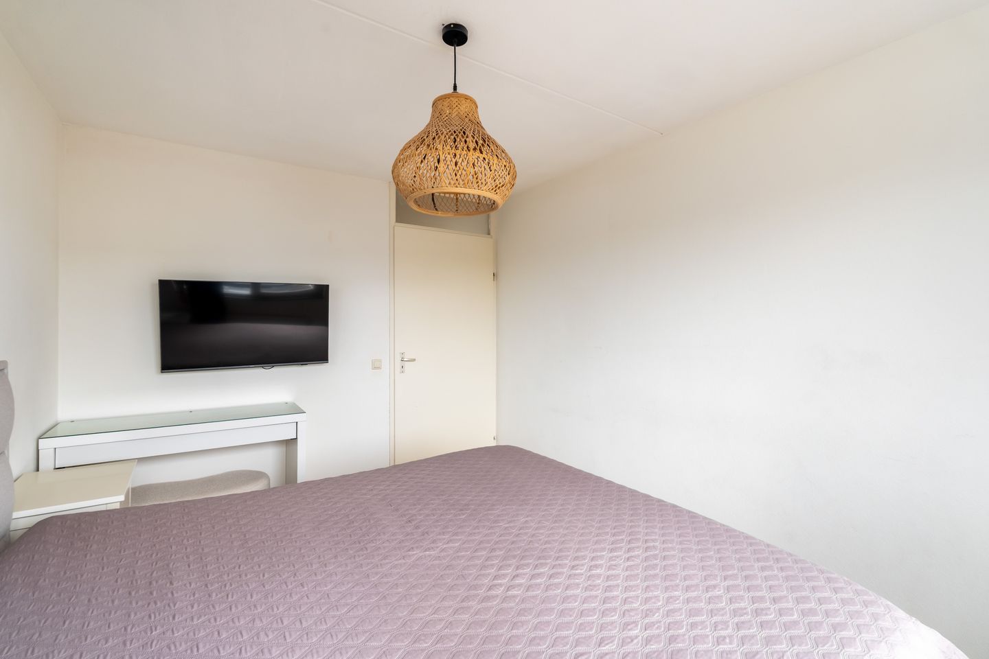 Move-in ready family home with sunny south-facing garden in Alphen aan den Rijn — 40