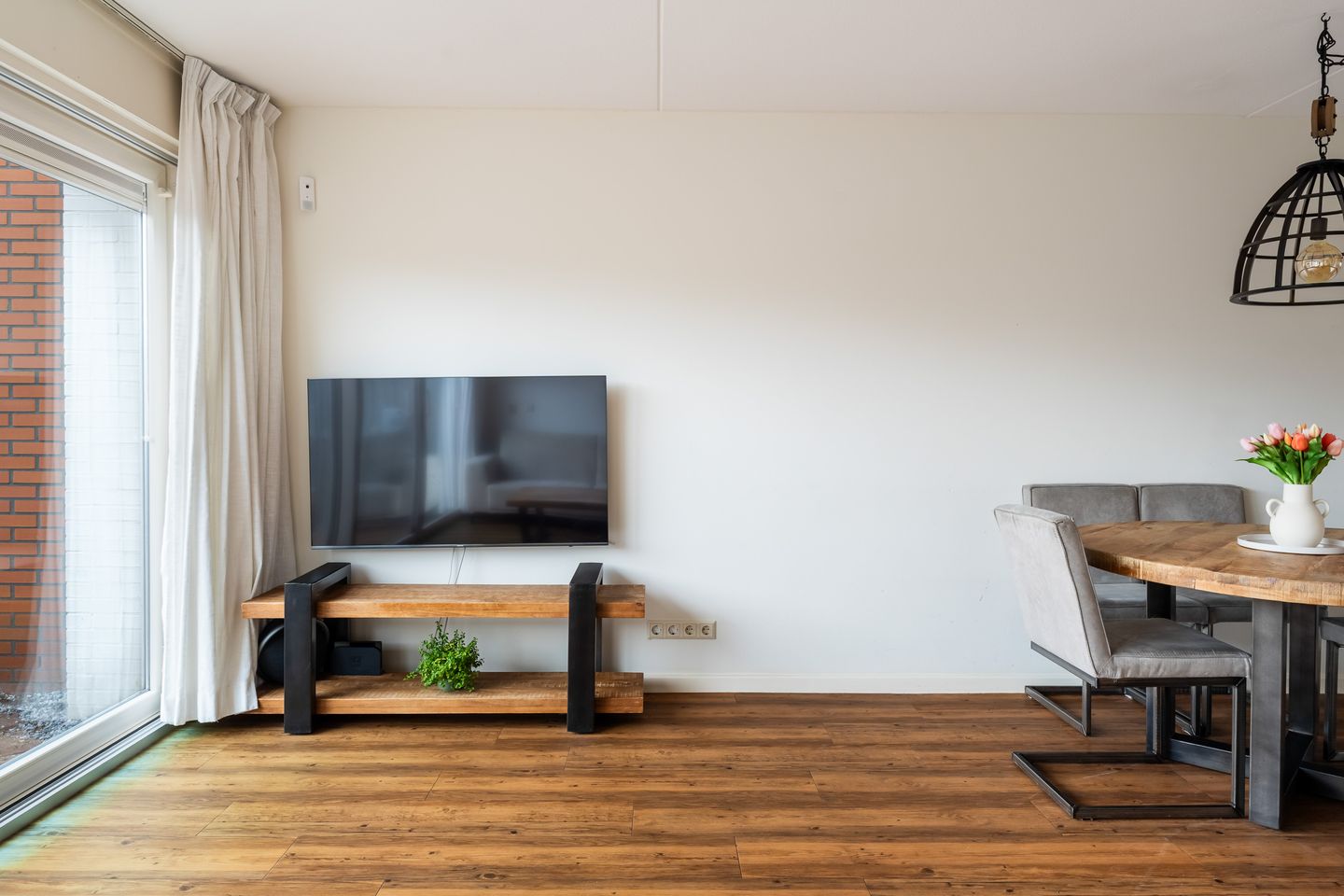 Move-in ready family home with sunny south-facing garden in Alphen aan den Rijn — 20