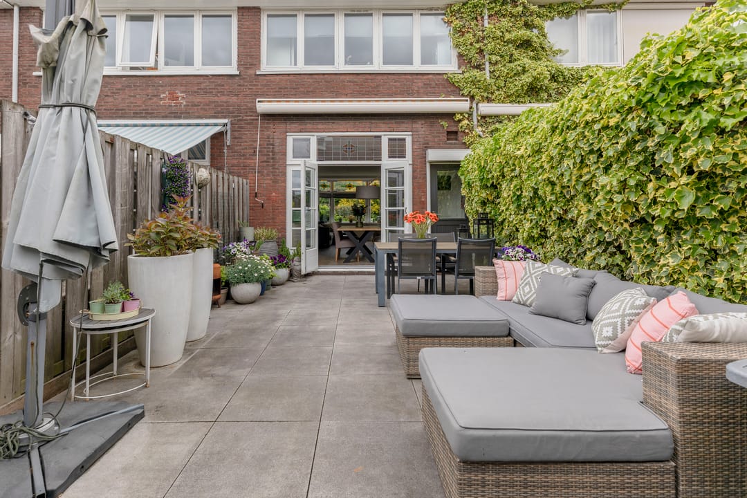 Characteristic 1930s Terraced Home in Popular Oud-Krispijn — 28