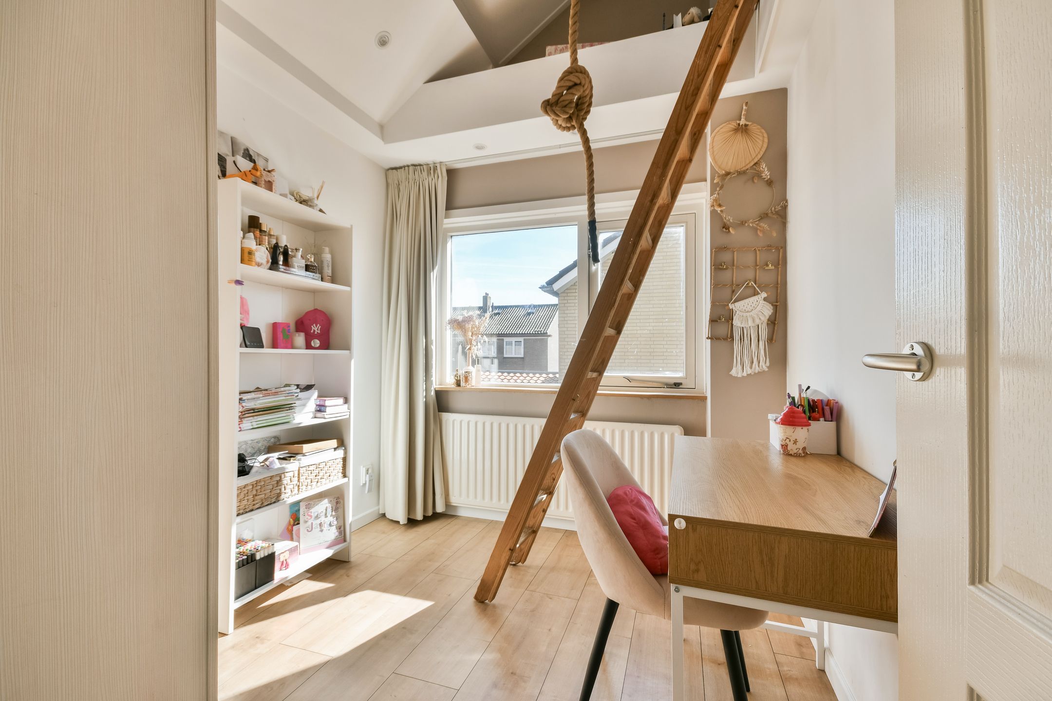 Photo 24 of Lorentzstraat 8