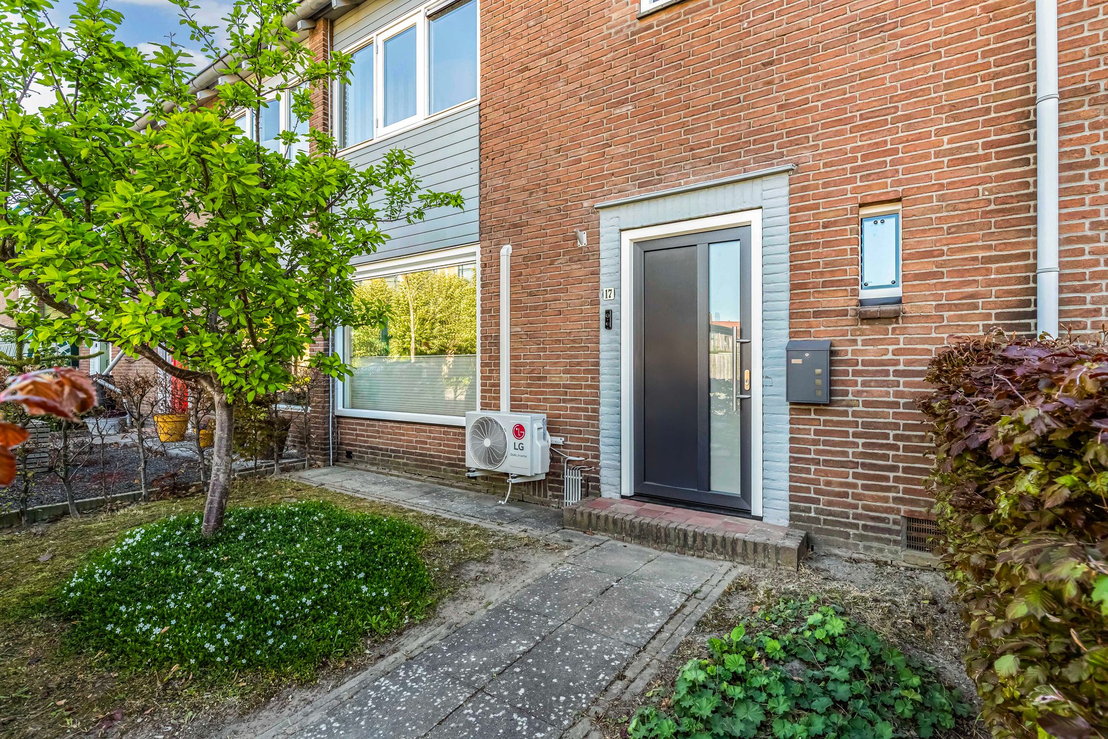 Photo 36 of Cornelis Dirkszstraat 17