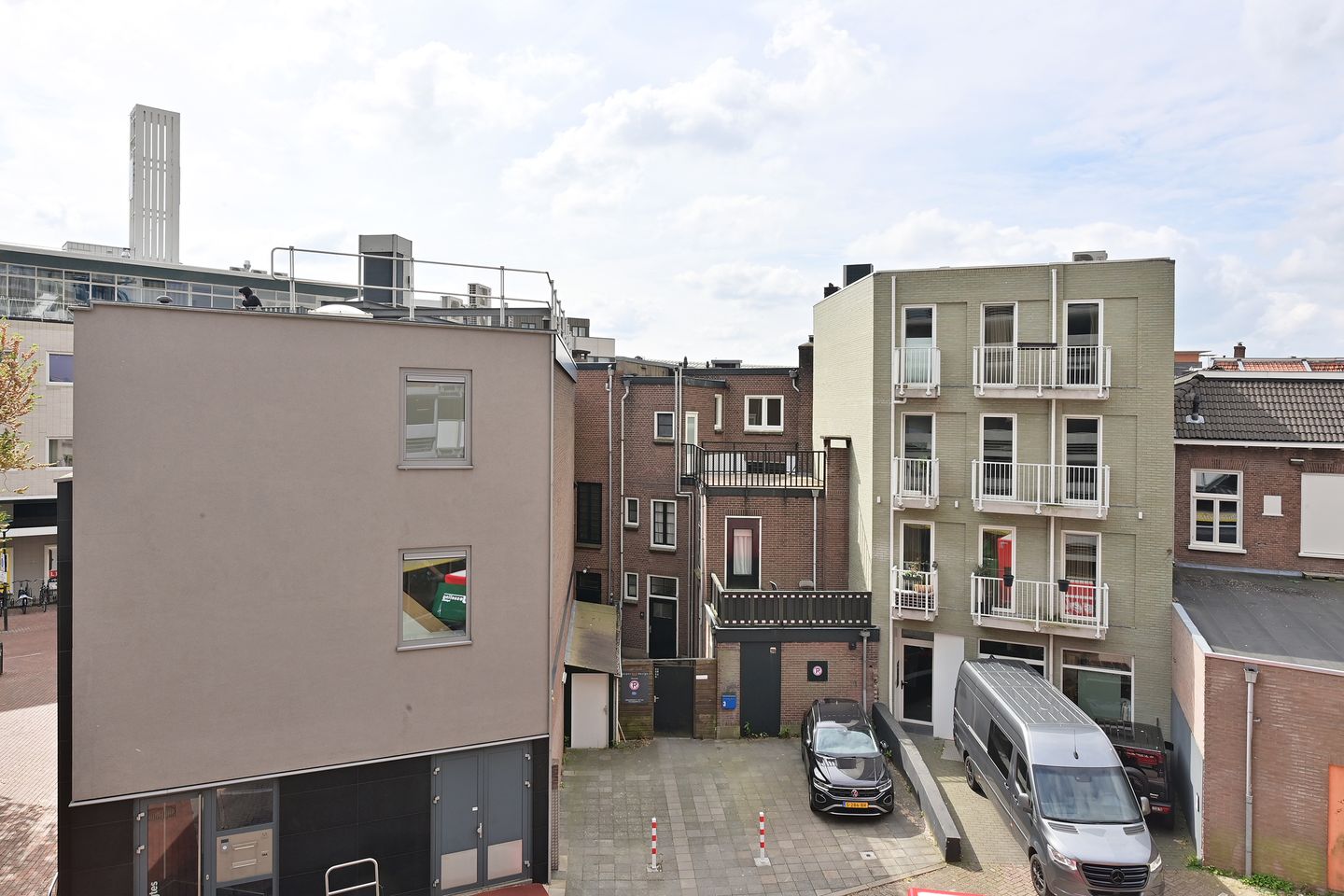 Renovated Apartment with Spacious Roof Terrace in Hilversum Center — 14
