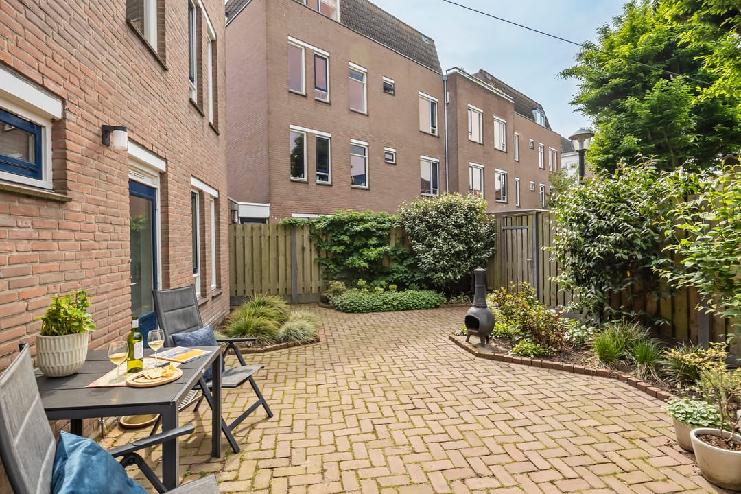 Ground floor apartment with garden and garage in historic Gorinchem city center — 11