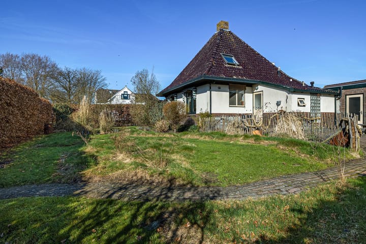 Vrijstaande woning te koop: Hoofdstraat 60, Meedhuizen