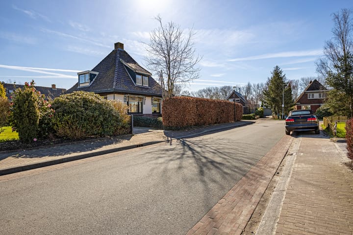 Vrijstaande woning te koop: Hoofdstraat 60, Meedhuizen