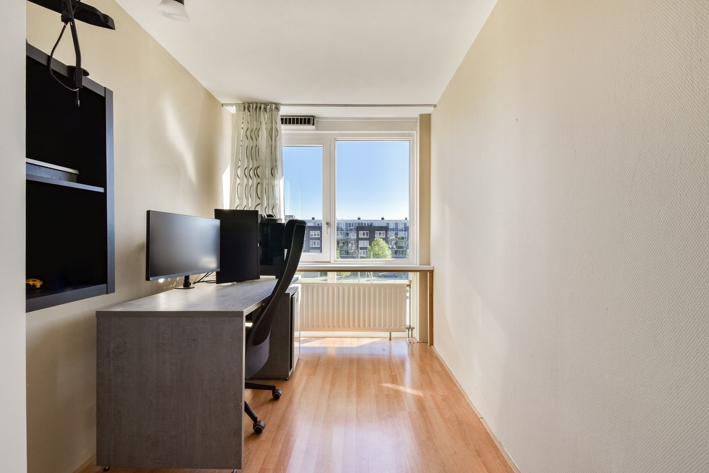 Spacious Maisonette with Balcony and Private Parking in Den Haag Lage Veld — 20