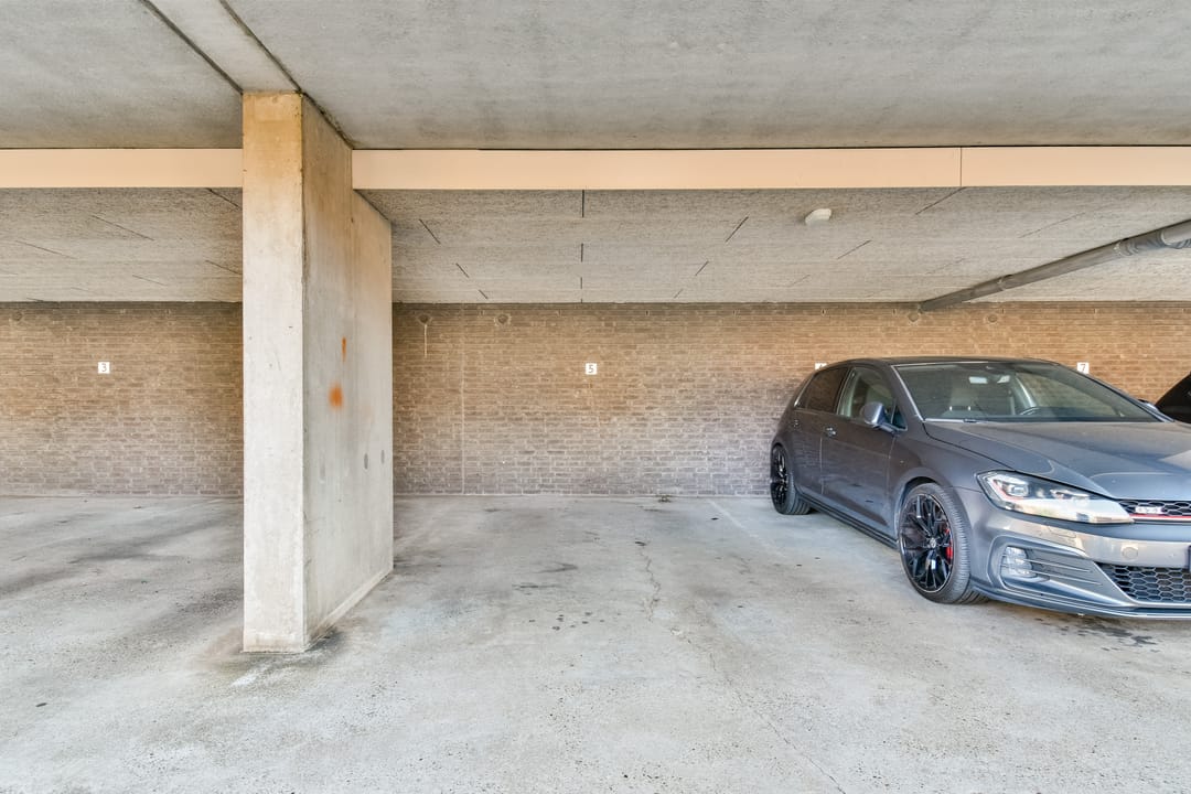 Spacious Maisonette with Balcony and Private Parking in Den Haag Lage Veld — 22