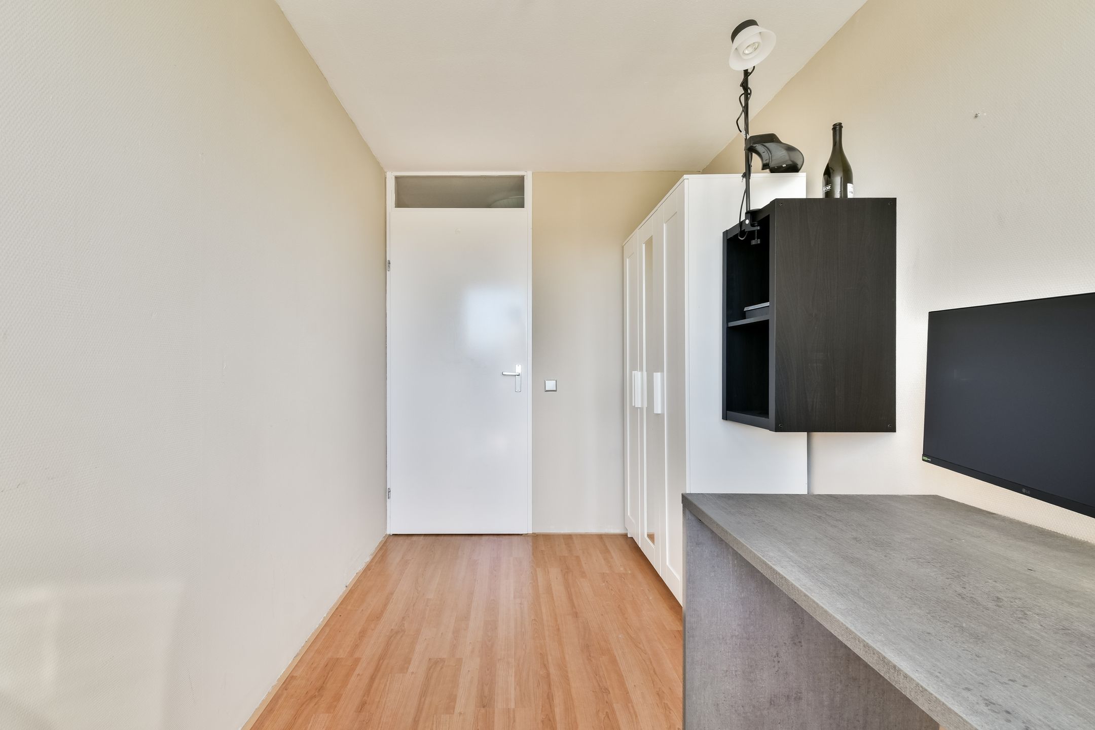 Spacious Maisonette with Balcony and Private Parking in Den Haag Lage Veld — 21