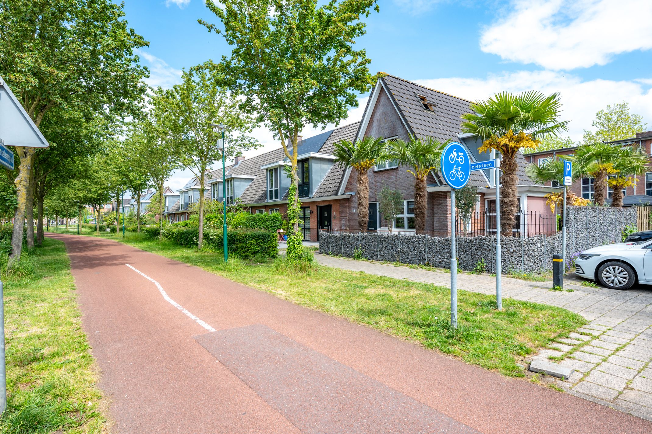 Charming Terraced House with Sunny Garden in Houten Near Station and Amenities — 30