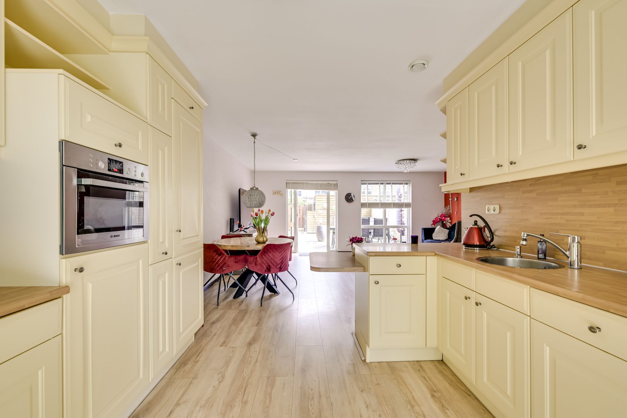 Charming Terraced House with Sunny Garden in Houten Near Station and Amenities — 12