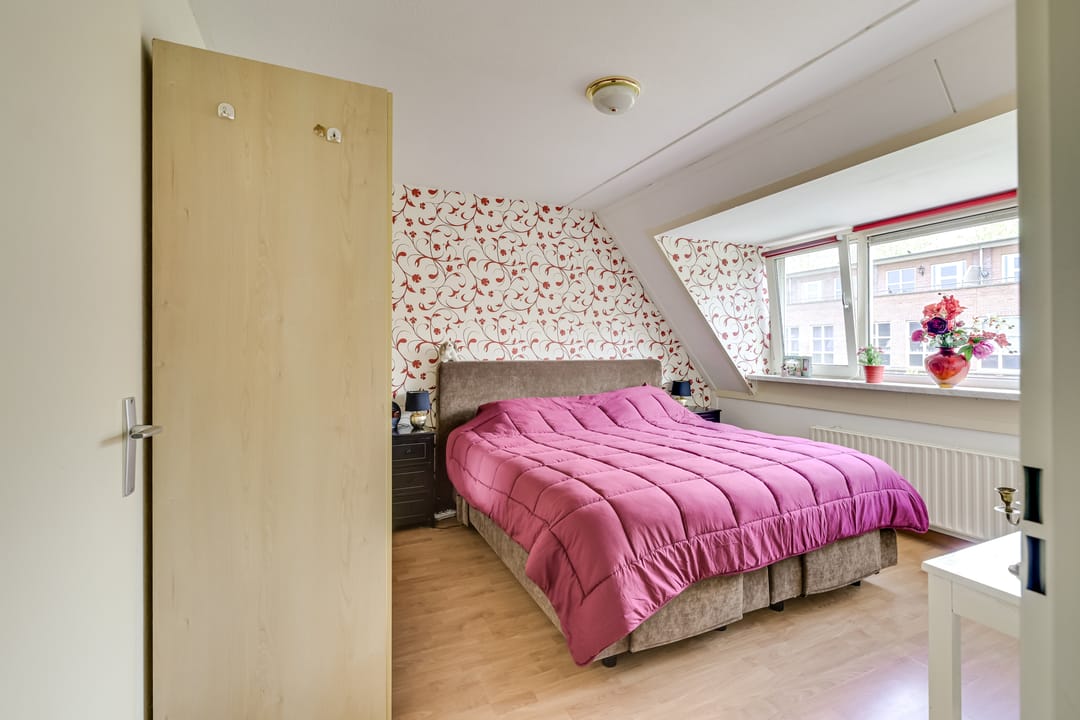 Charming Terraced House with Sunny Garden in Houten Near Station and Amenities — 17
