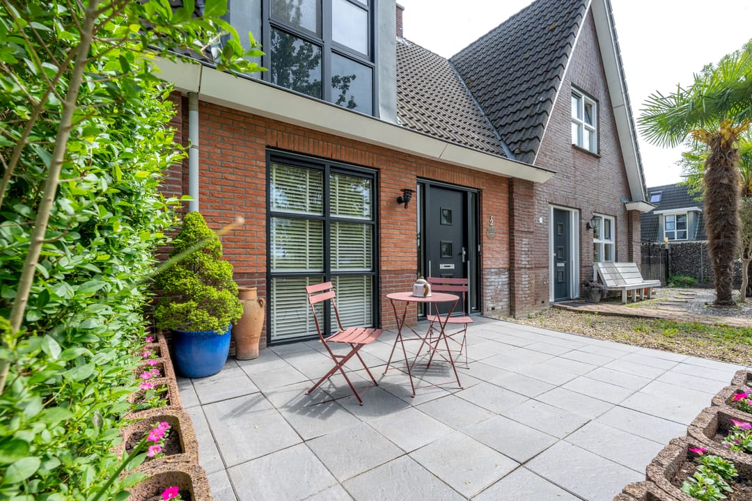 Charming Terraced House with Sunny Garden in Houten Near Station and Amenities — 28
