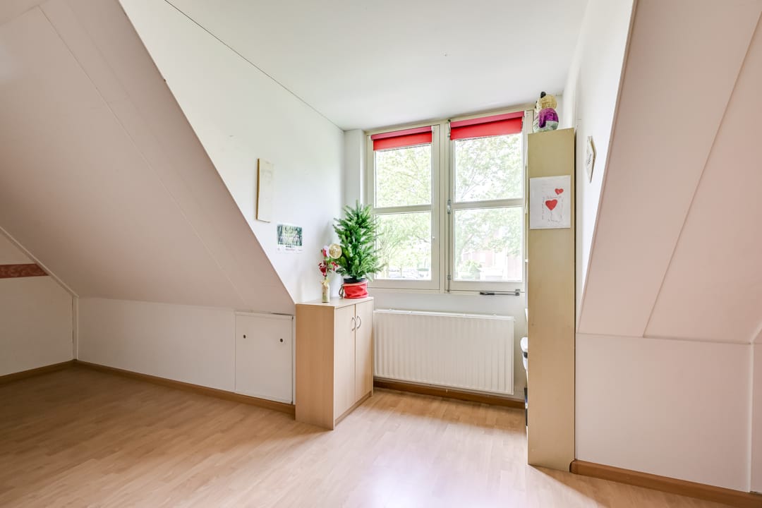Charming Terraced House with Sunny Garden in Houten Near Station and Amenities — 23