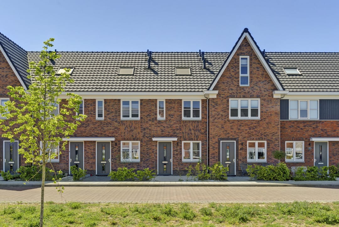 Photo 1 of Dokter Leo van der Laanstraat 42