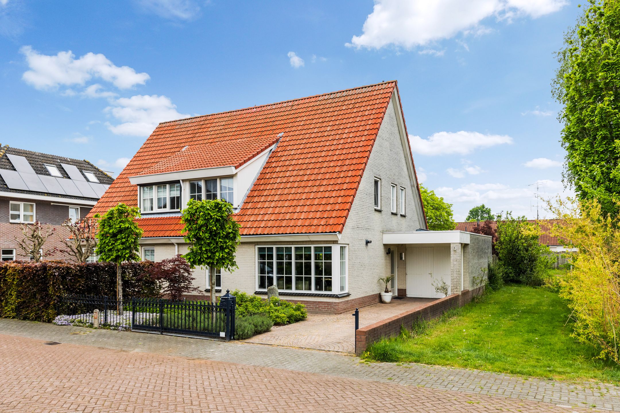 Ds. Hugenholtzstraat 18 